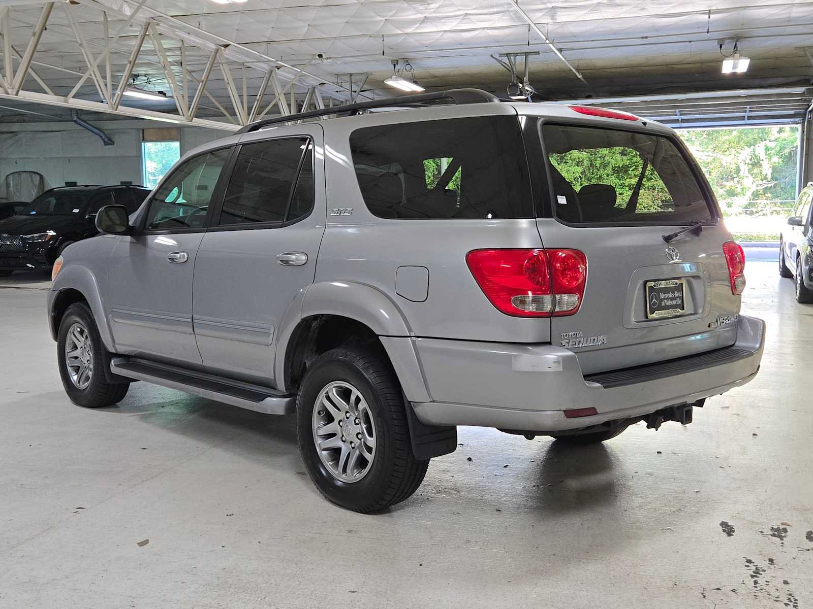 Used 2007 Toyota Sequoia SR5 AWD/4WD image 5