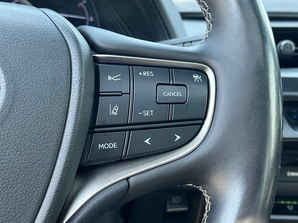Used 2019 Lexus UX 250h w/ Premium Package AWD/4WD image 34