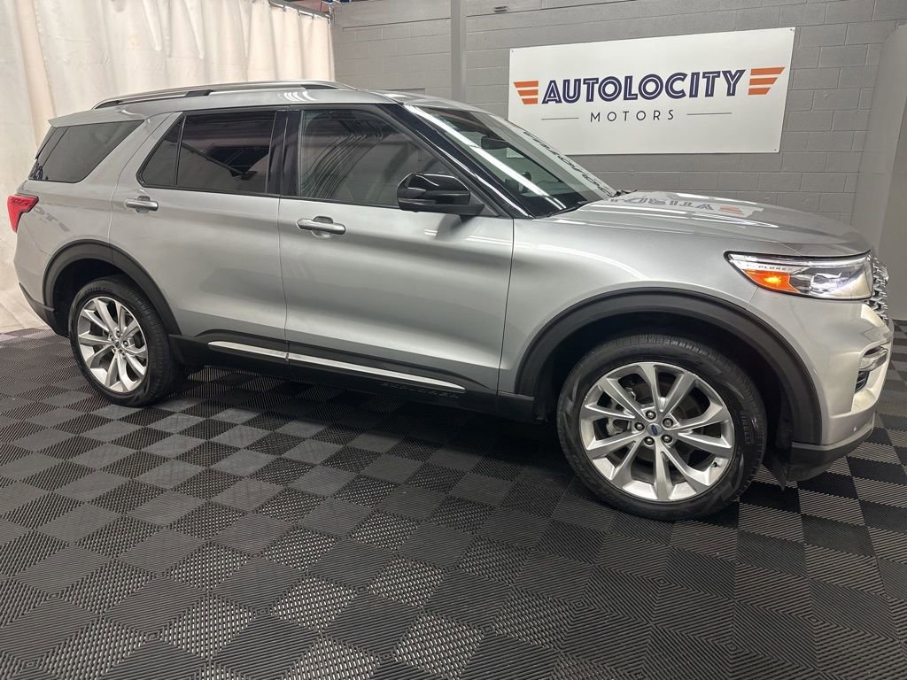 Used 2022 Ford Explorer Platinum w/ Equipment Group 601A AWD/4WD image 3