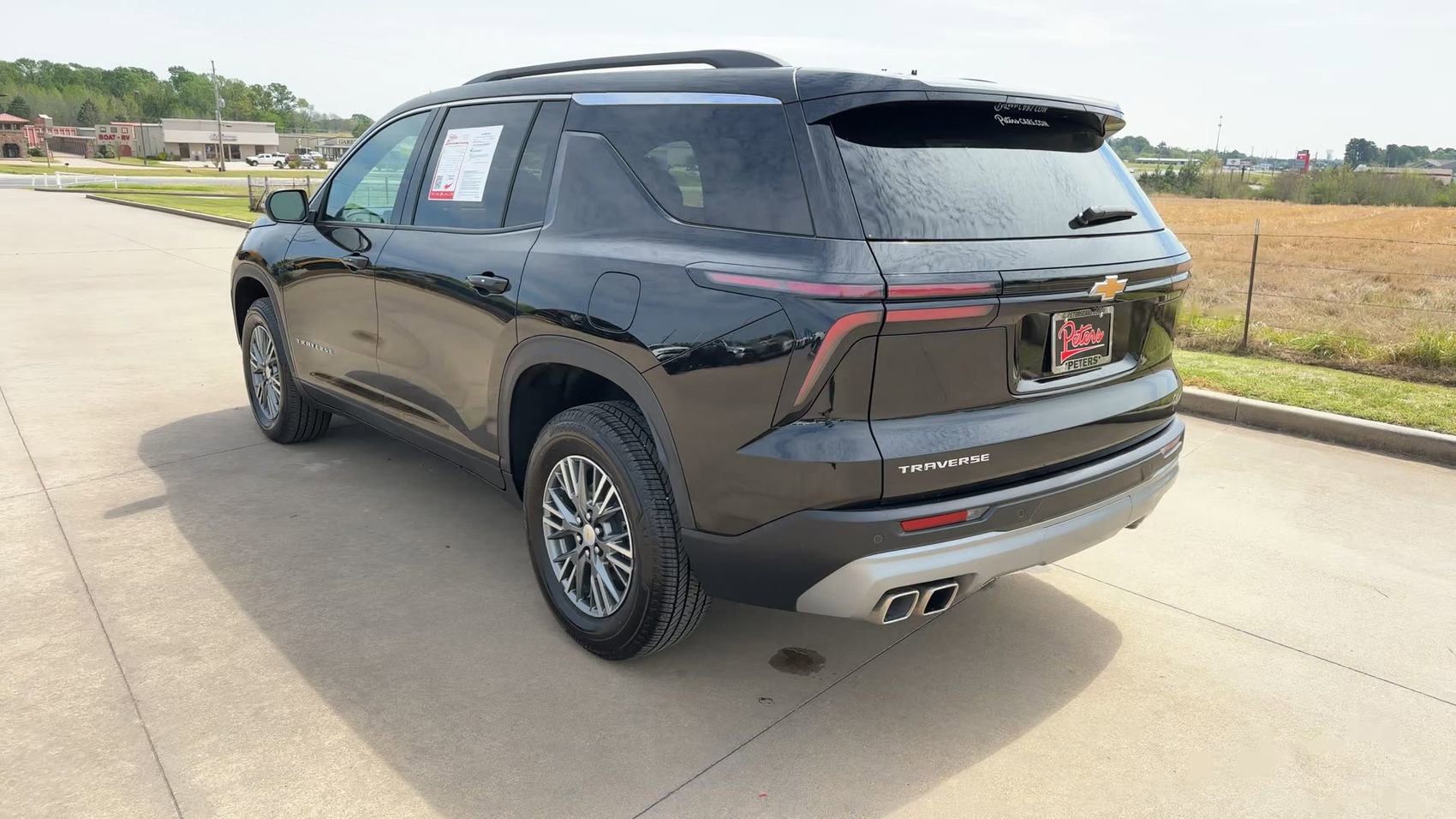 Used 2025 Chevrolet Traverse LT FWD image 6