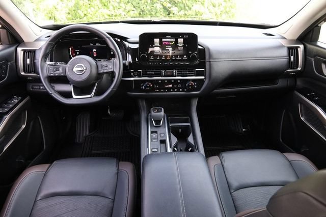 Certified 2025 Nissan Pathfinder Platinum w/ Cargo Package FWD image 26