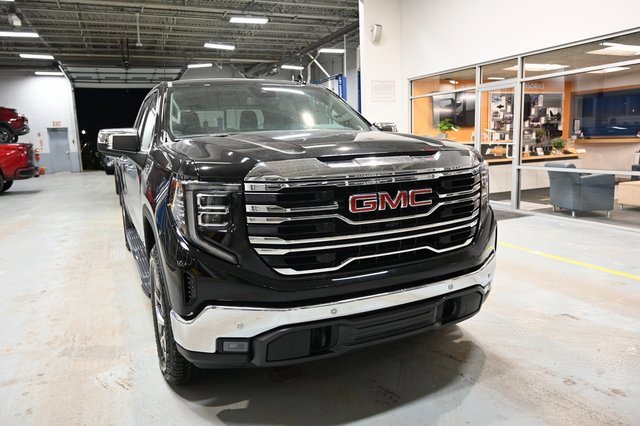 New 2026 GMC Sierra 1500 SLT w/ SLT Premium Plus Package image 3