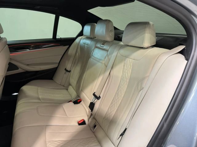 Used 2018 BMW M550i xDrive AWD/4WD image 30