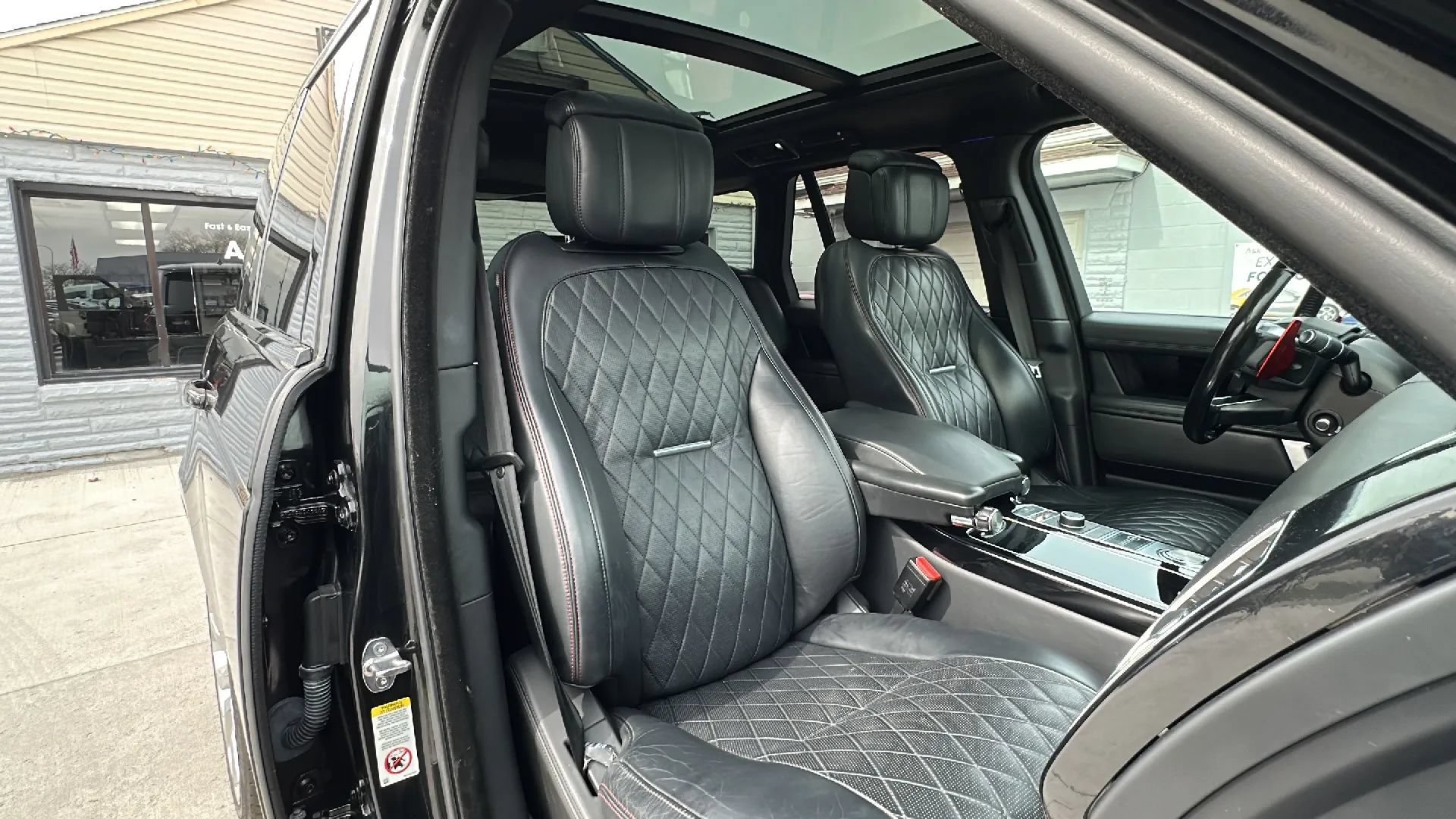 Used 2019 Land Rover Range Rover SV Autobiography Dynamic AWD/4WD image 28