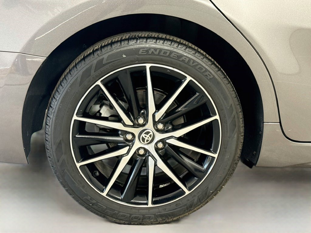Used 2021 Toyota Camry SE FWD image 31