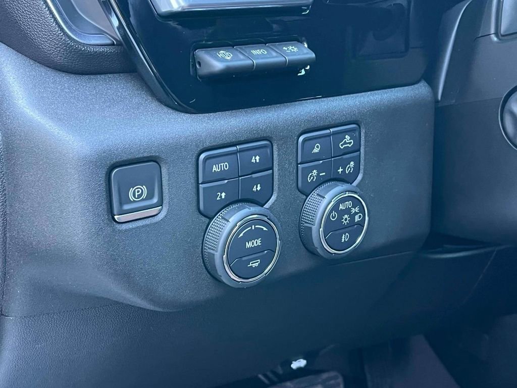 Certified 2023 Chevrolet Silverado 1500 High Country w/ Technology Package image 30