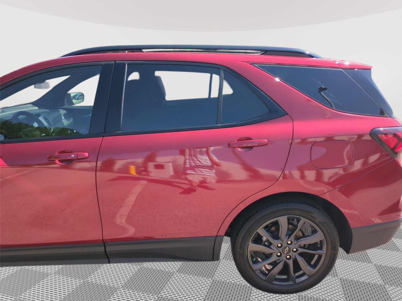 Used 2024 Chevrolet Equinox RS w/ RS Leather Package FWD image 32