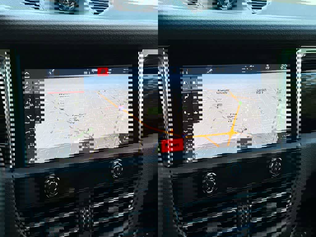 Used 2022 Porsche Macan image 16