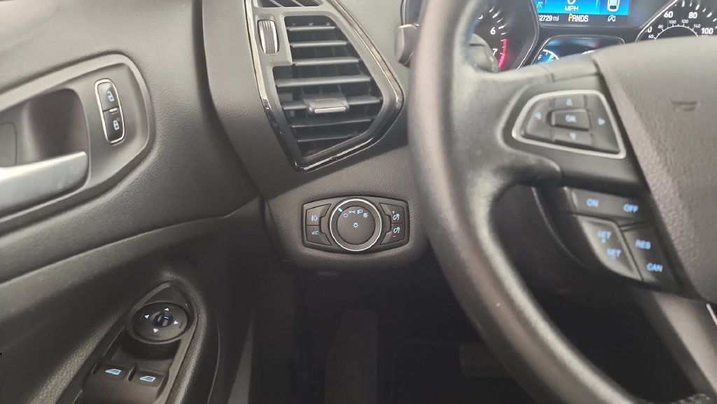 Used 2018 Ford Escape SEL AWD/4WD image 17