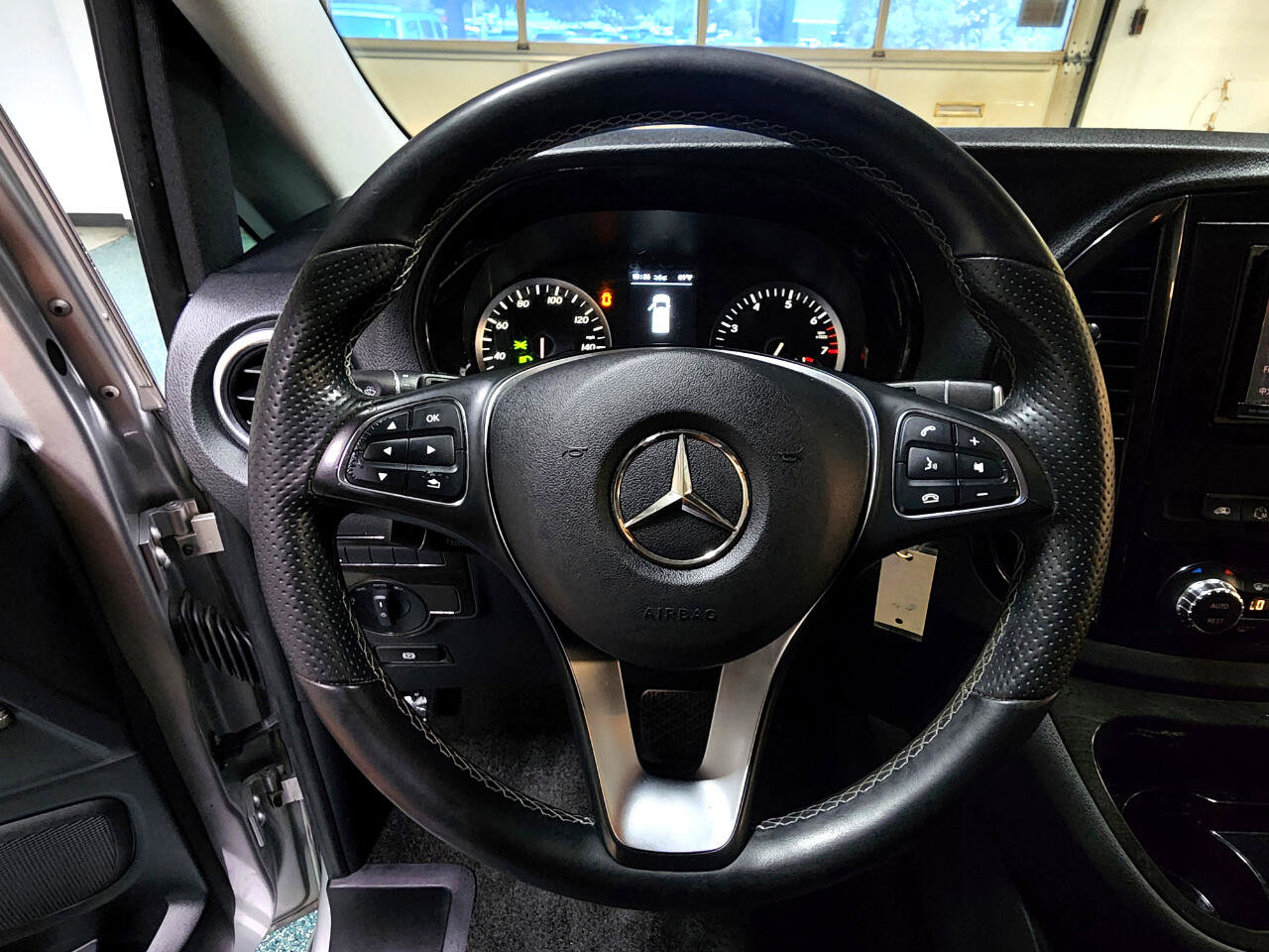 Used 2018 Mercedes-Benz Metris Passenger image 29