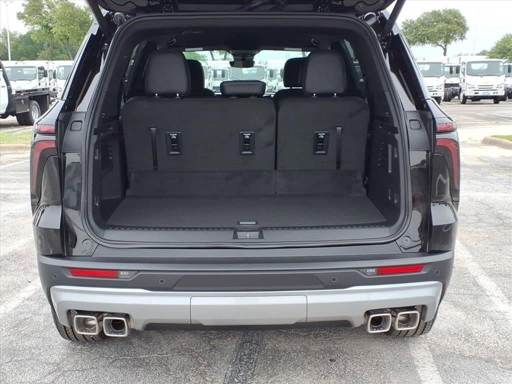 New 2026 Chevrolet Traverse LT w/ Enhanced Driving Package FWD image 12