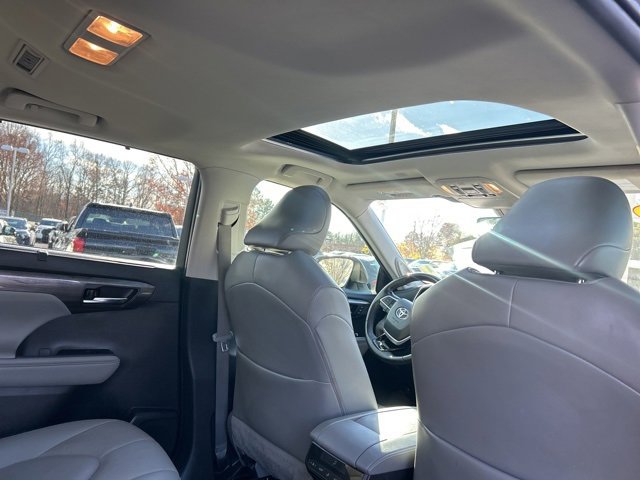 Used 2022 Toyota Highlander Limited image 20