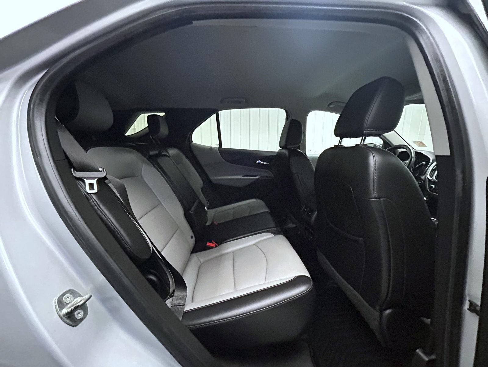 Used 2018 Chevrolet Equinox Premier AWD/4WD image 18