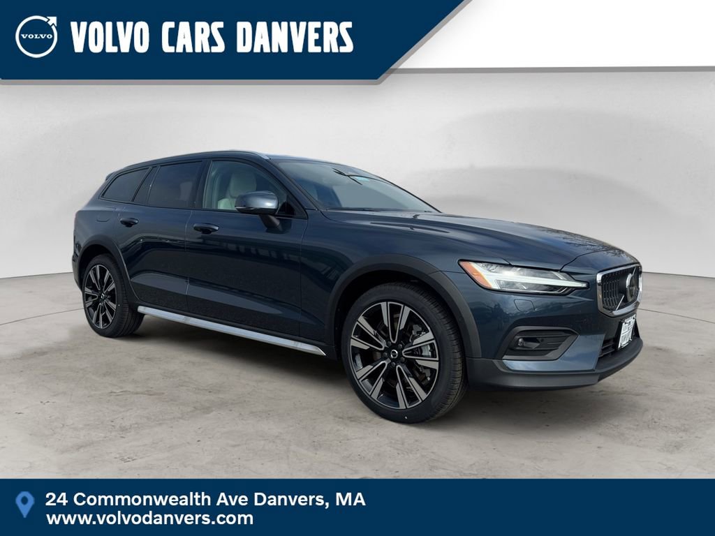 New 2026 Volvo V60 B5 Cross Country Ultra w/ Protection Package Premier