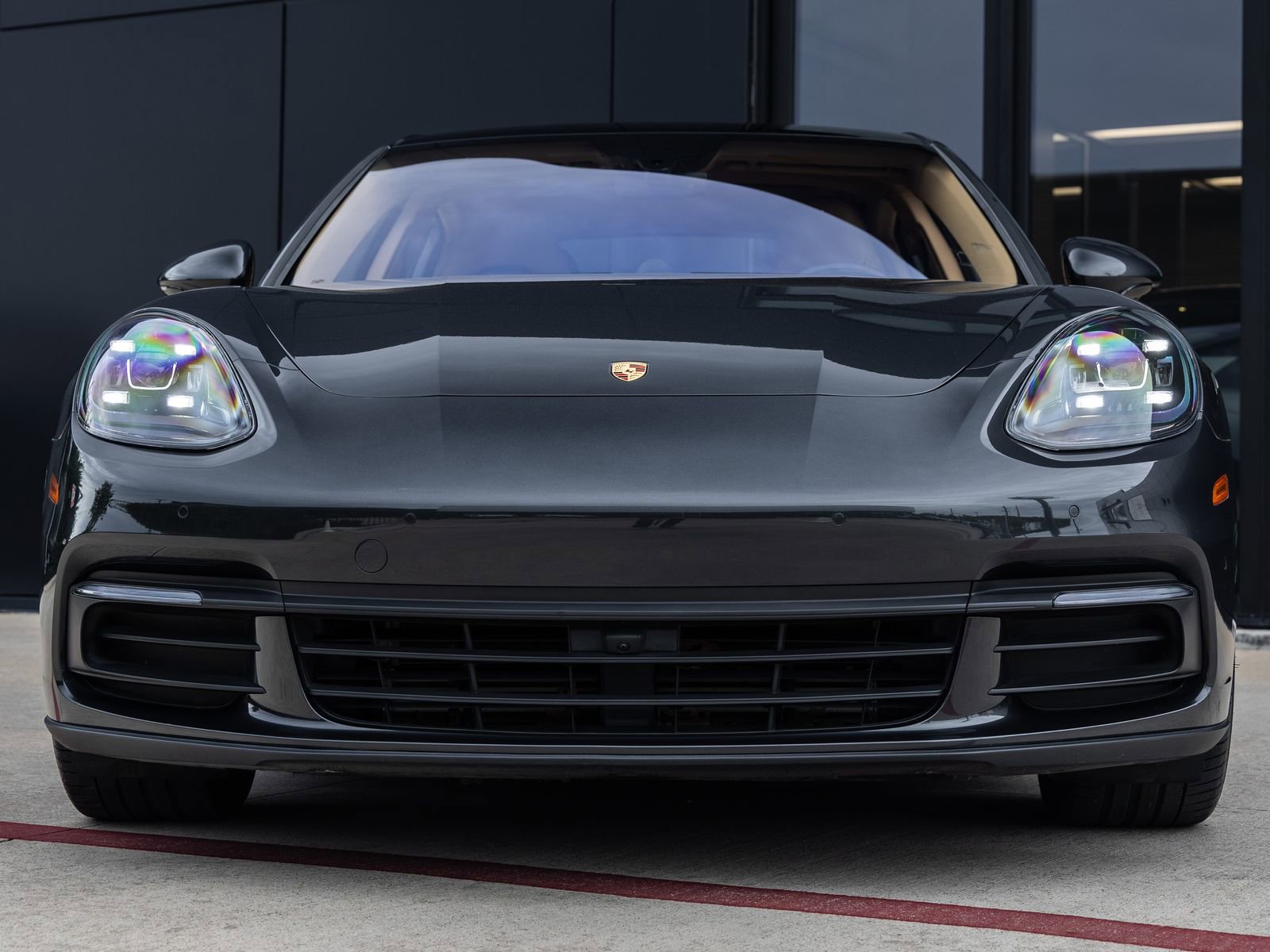 Certified 2018 Porsche Panamera image 8