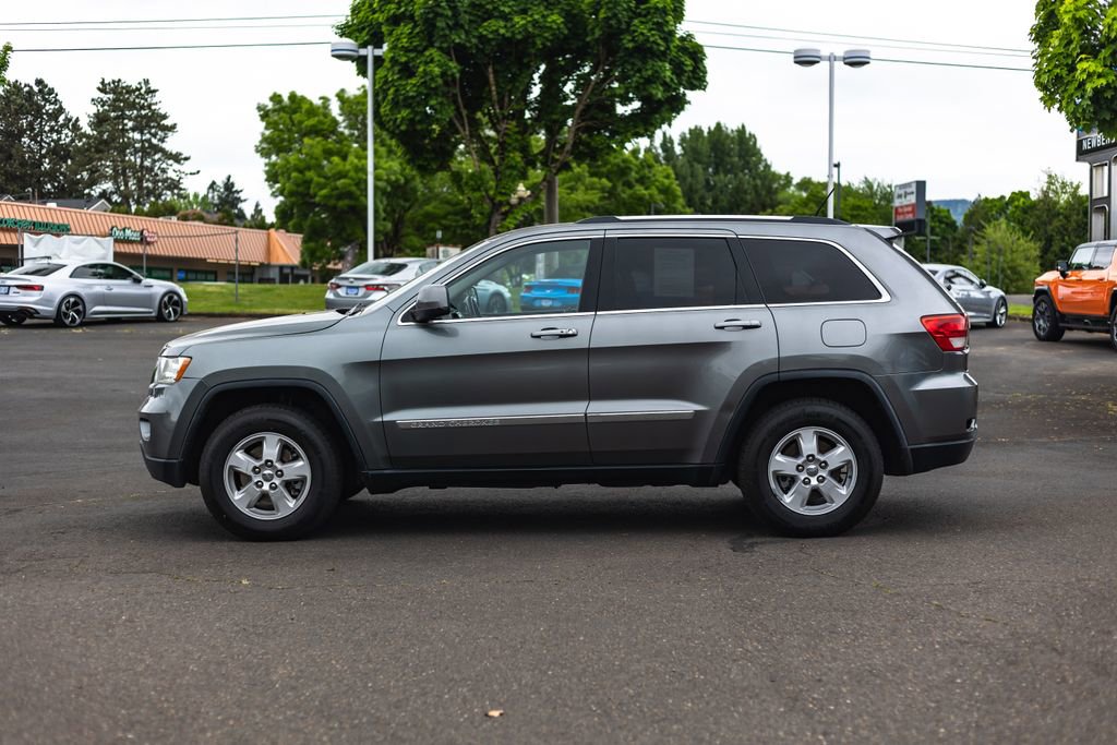 Used 2012 Jeep Grand Cherokee Laredo w/ Laredo E Group AWD/4WD image 12