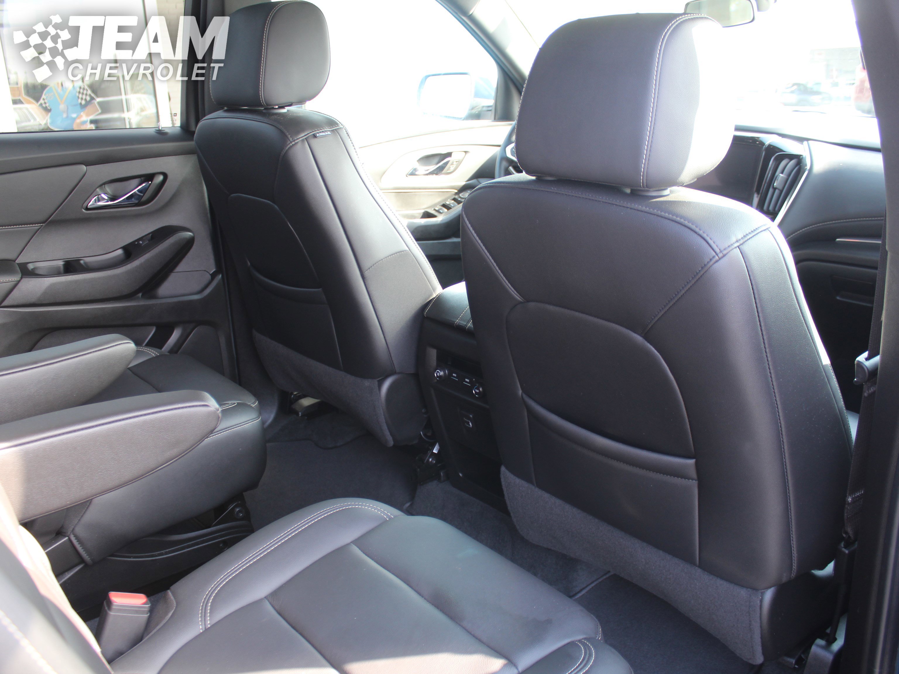 Used 2023 Chevrolet Traverse LT image 25