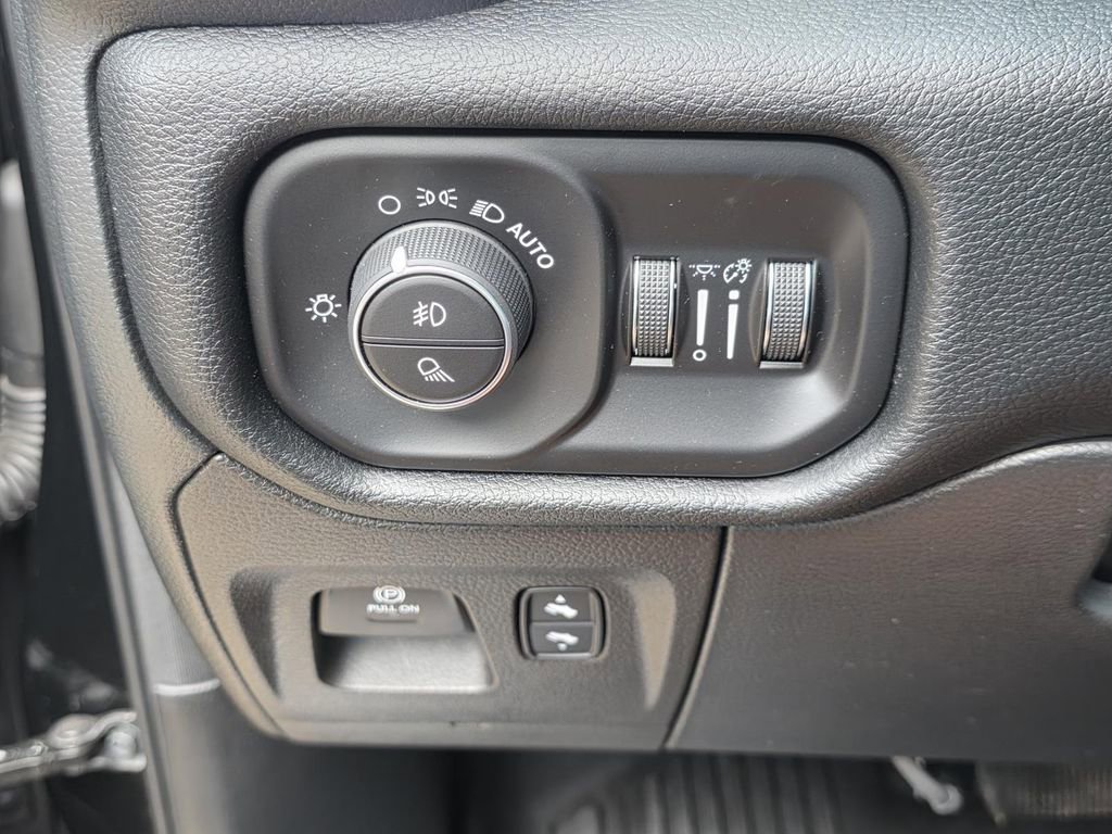 Used 2022 RAM 1500 Laramie AWD/4WD image 25