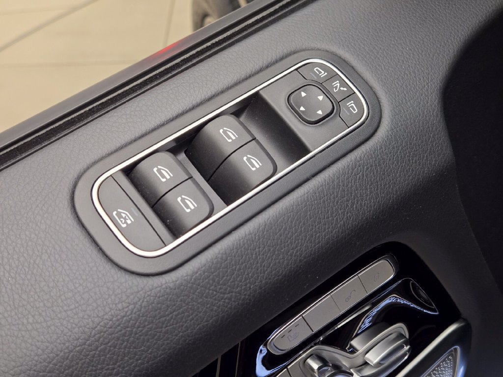 Used 2024 Mercedes-Benz G 550 image 28