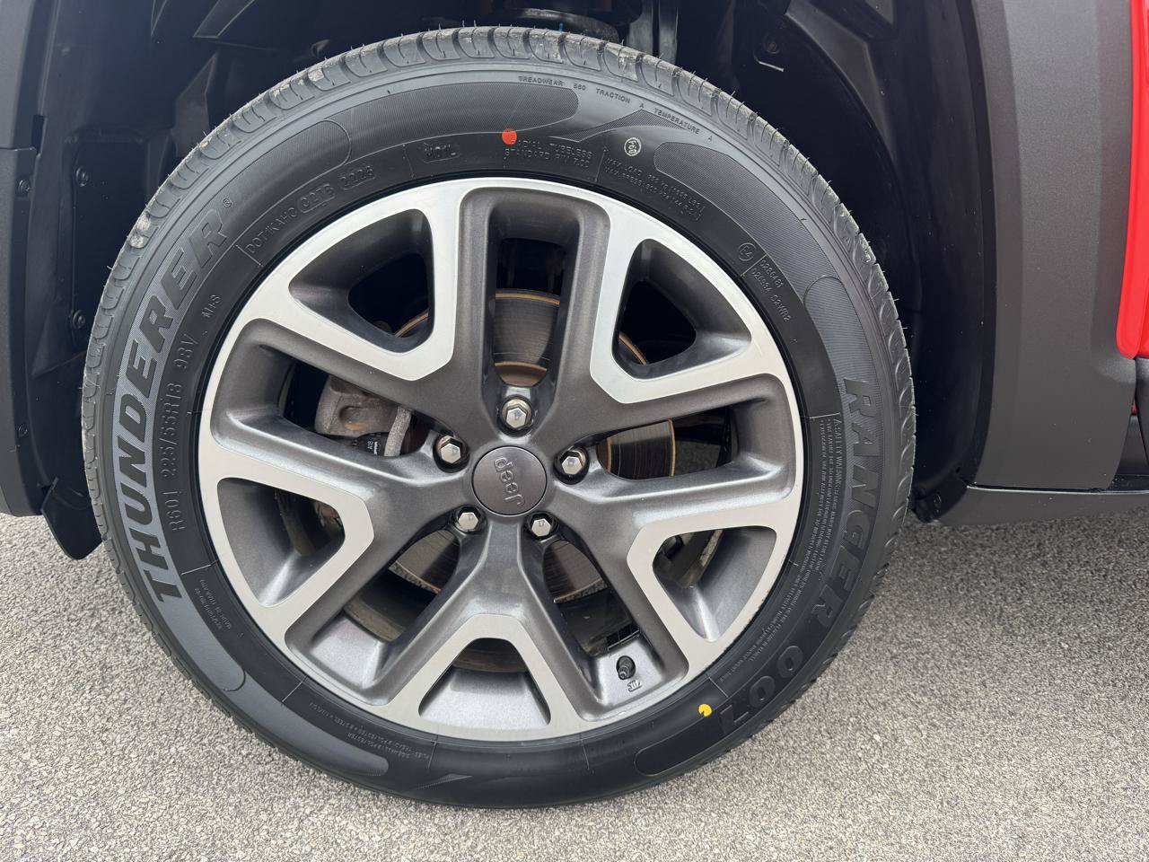 Used 2018 Jeep Renegade Latitude w/ Cold Weather Group AWD/4WD image 15