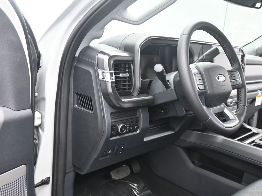 New 2026 Ford F350 Lariat w/ Chrome Package image 7