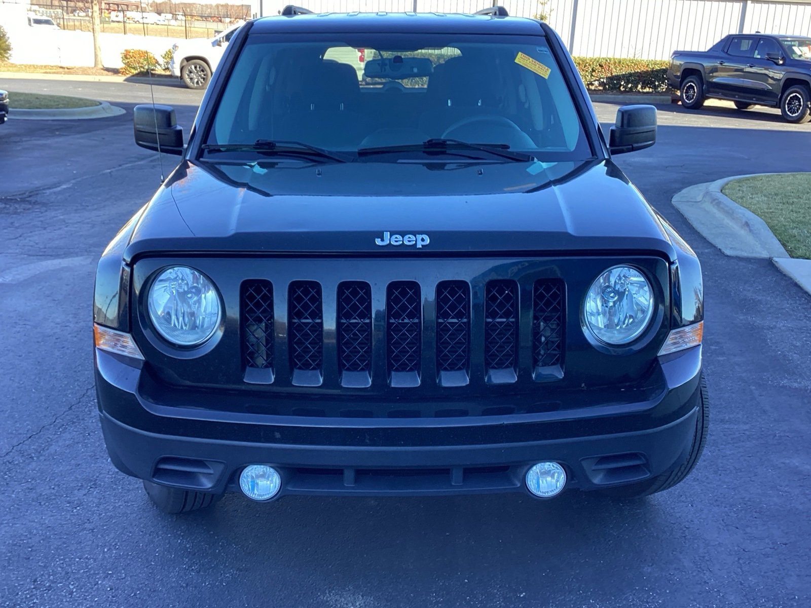 Used 2017 Jeep Patriot Sport w/ Power Value Group image 3