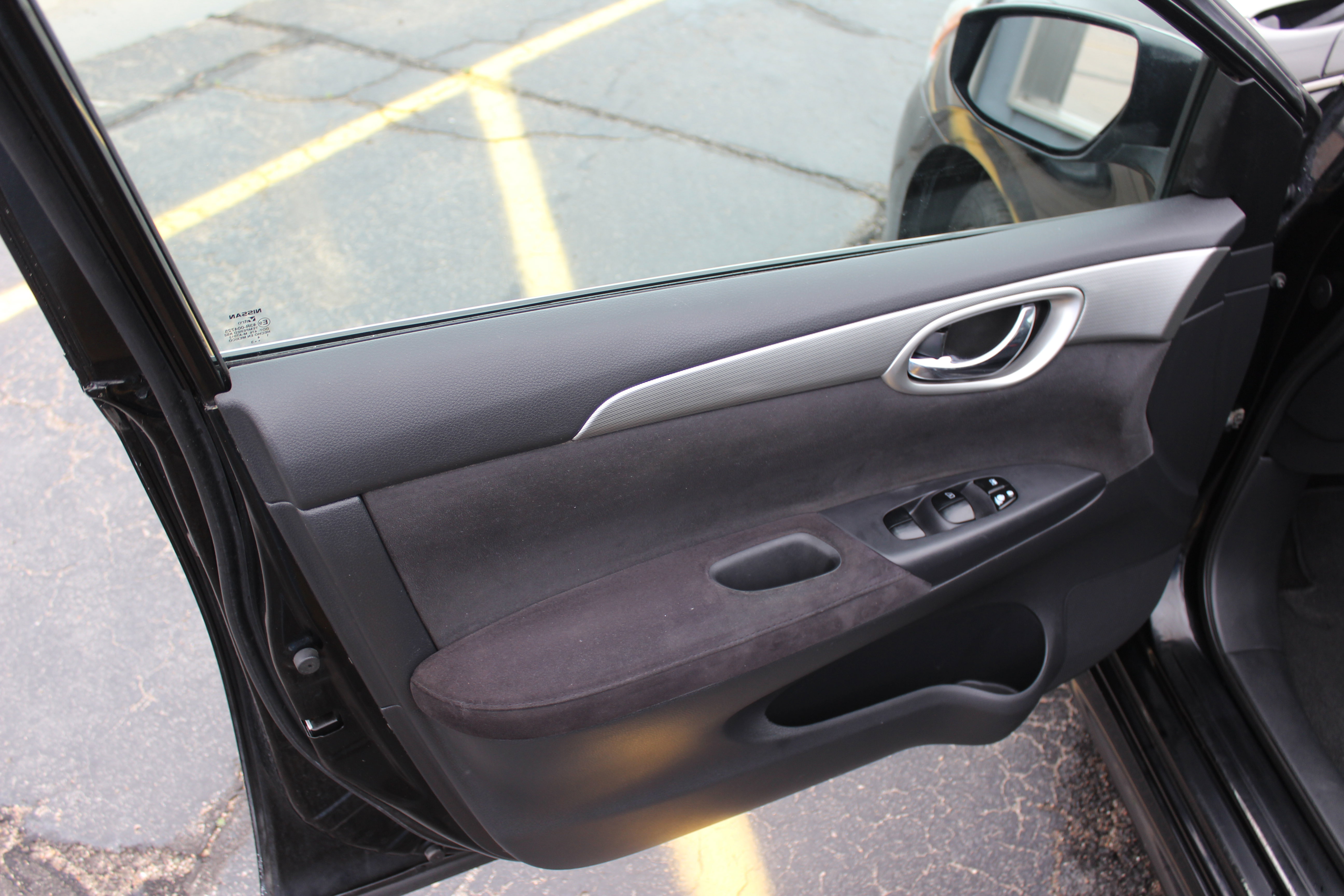Used 2013 Nissan Sentra SR w/ Driver Pkg FWD image 17