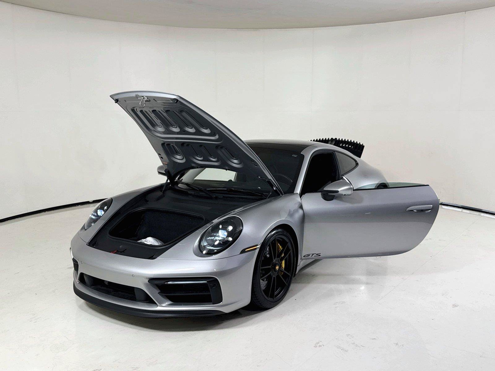 Used 2024 Porsche 911 Carrera GTS w/ Premium Package RWD image 36