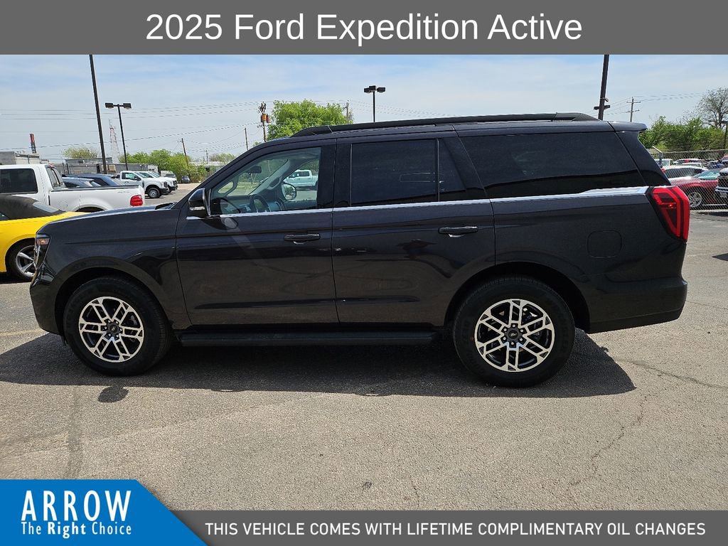 Used 2025 Ford Expedition Active image 7