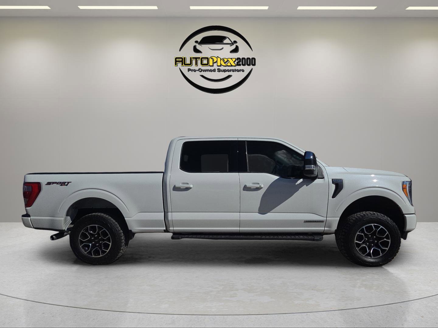 Used 2022 Ford F150 Lariat w/ Max Trailer Tow Package AWD/4WD image 8