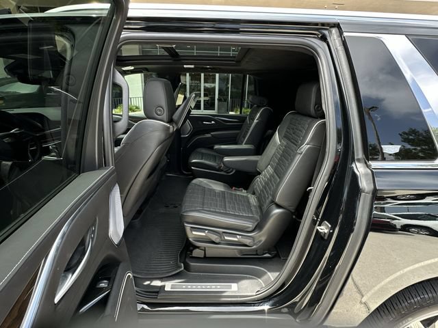 Certified 2024 Cadillac Escalade ESV Premium Luxury Platinum AWD/4WD image 31