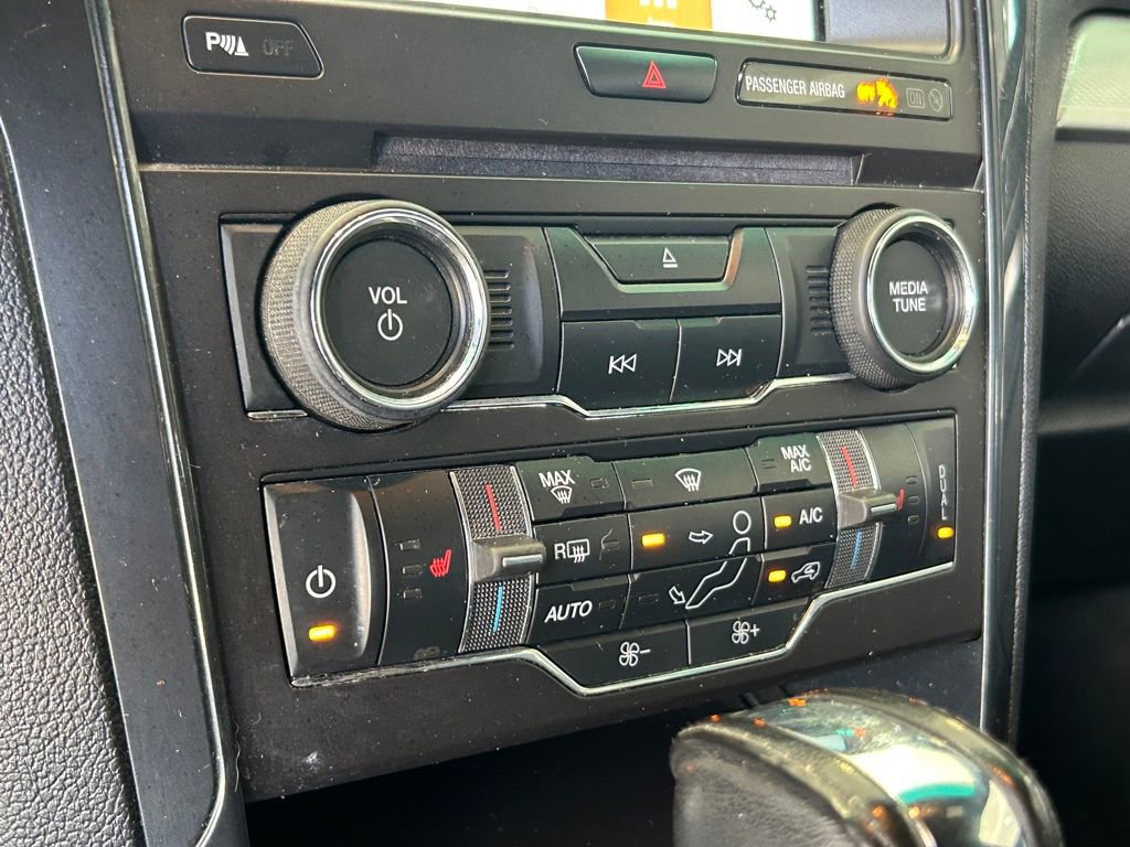 Used 2017 Ford Explorer XLT w/ Equipment Group 202A image 35