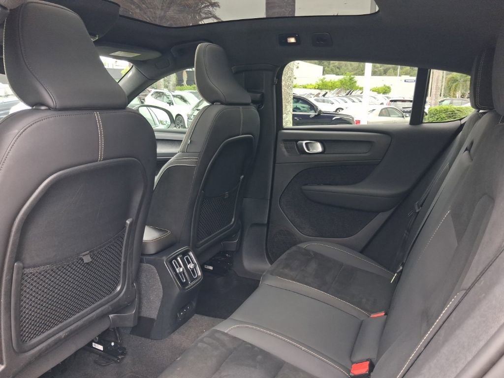 Used 2023 Volvo C40 P8 Recharge Ultimate w/ Protection Package Premier AWD/4WD image 7