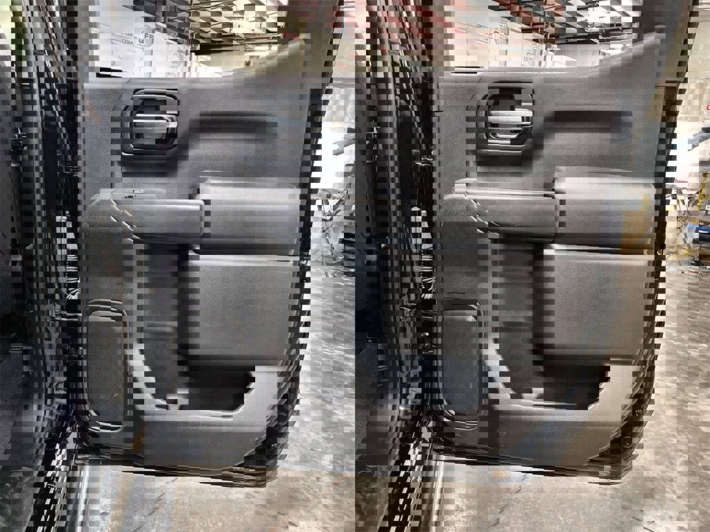 Used 2020 Chevrolet Silverado 1500 Custom w/ Custom Value Package image 23