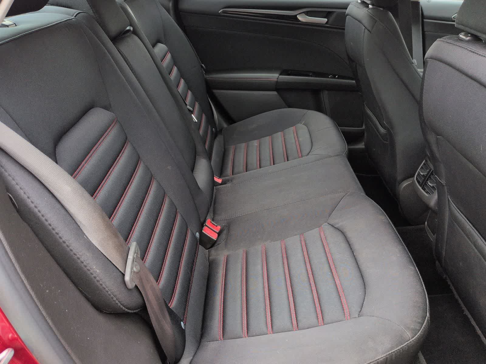 Used 2016 Ford Fusion SE FWD image 20