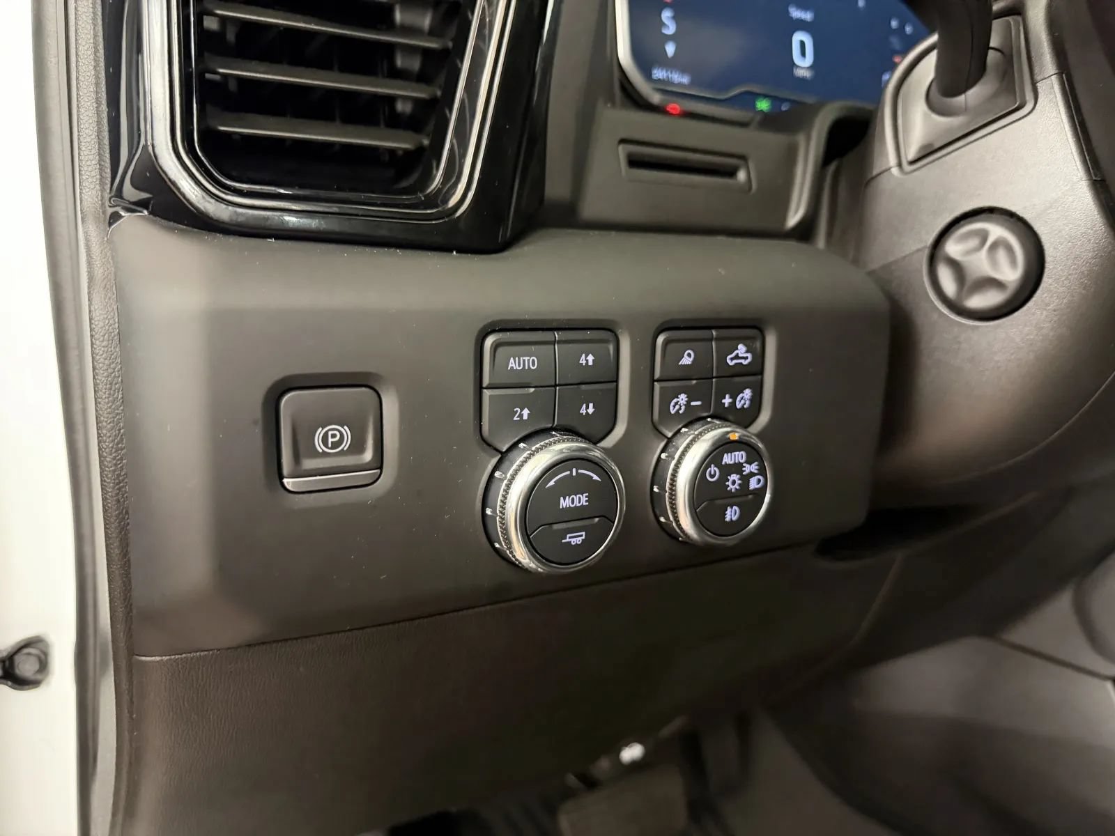 Used 2023 GMC Sierra 1500 AT4 w/ AT4 Preferred Package AWD/4WD image 20