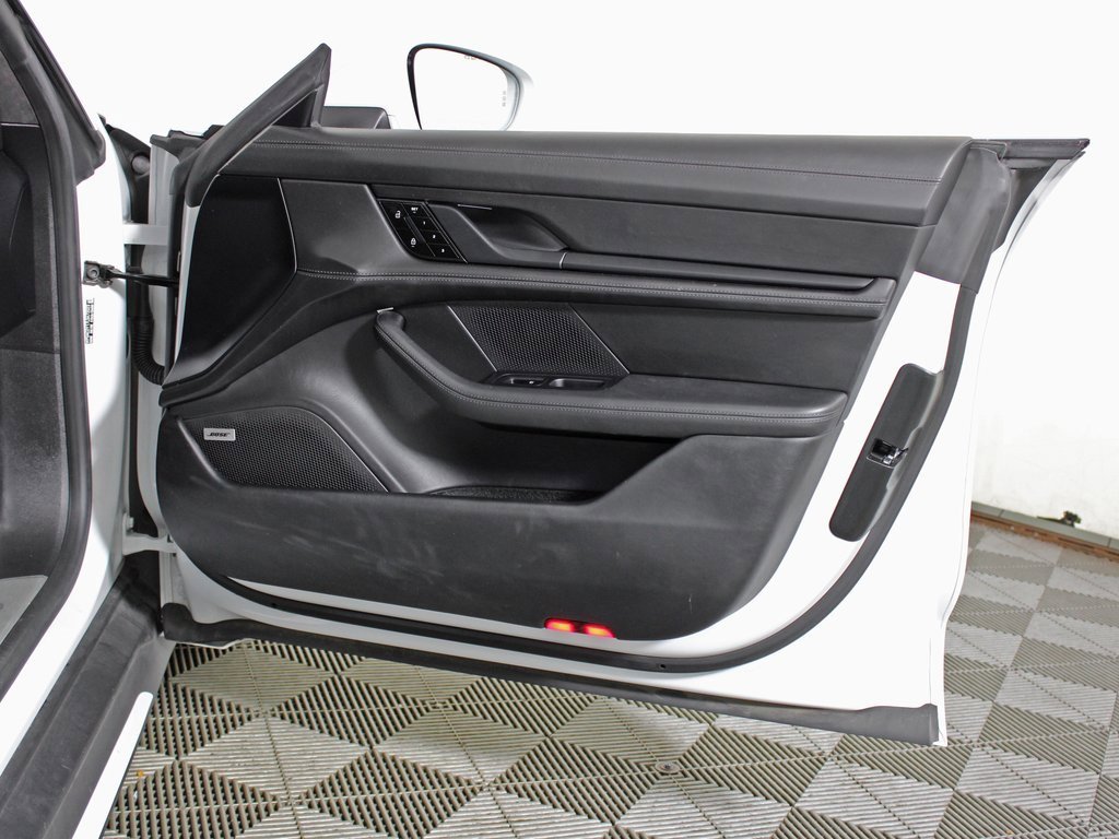 Used 2020 Porsche Taycan Turbo image 41
