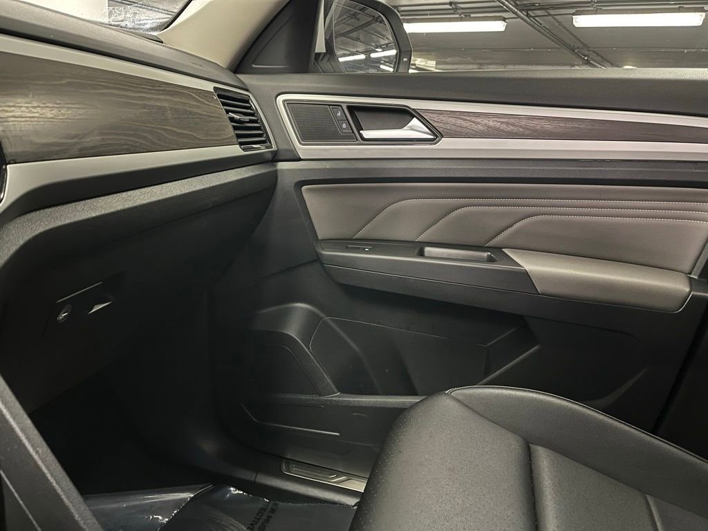 Certified 2023 Volkswagen Atlas SE w/ Panoramic Sunroof Package AWD/4WD image 33