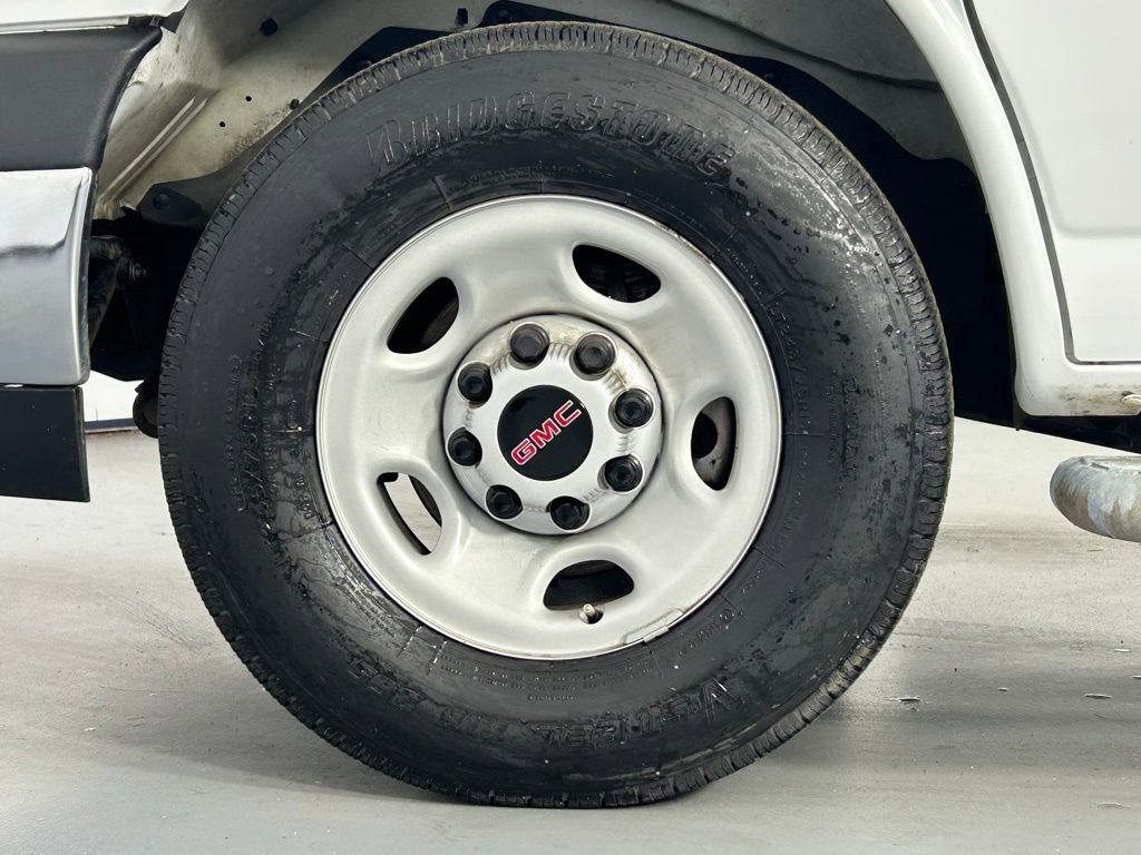 Used 2024 GMC Savana 2500 w/ Driver Convenience Package image 29