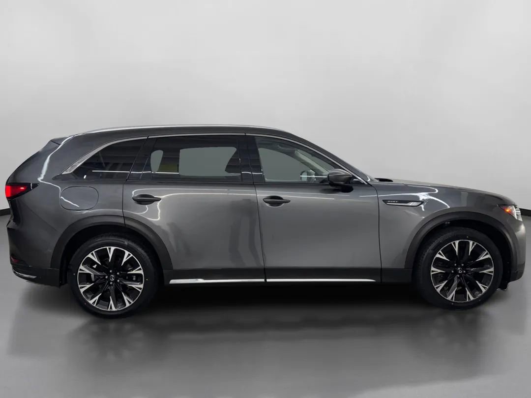 Used 2024 MAZDA CX-90 Plug-In Hybrid w/ Premium Pkg image 11