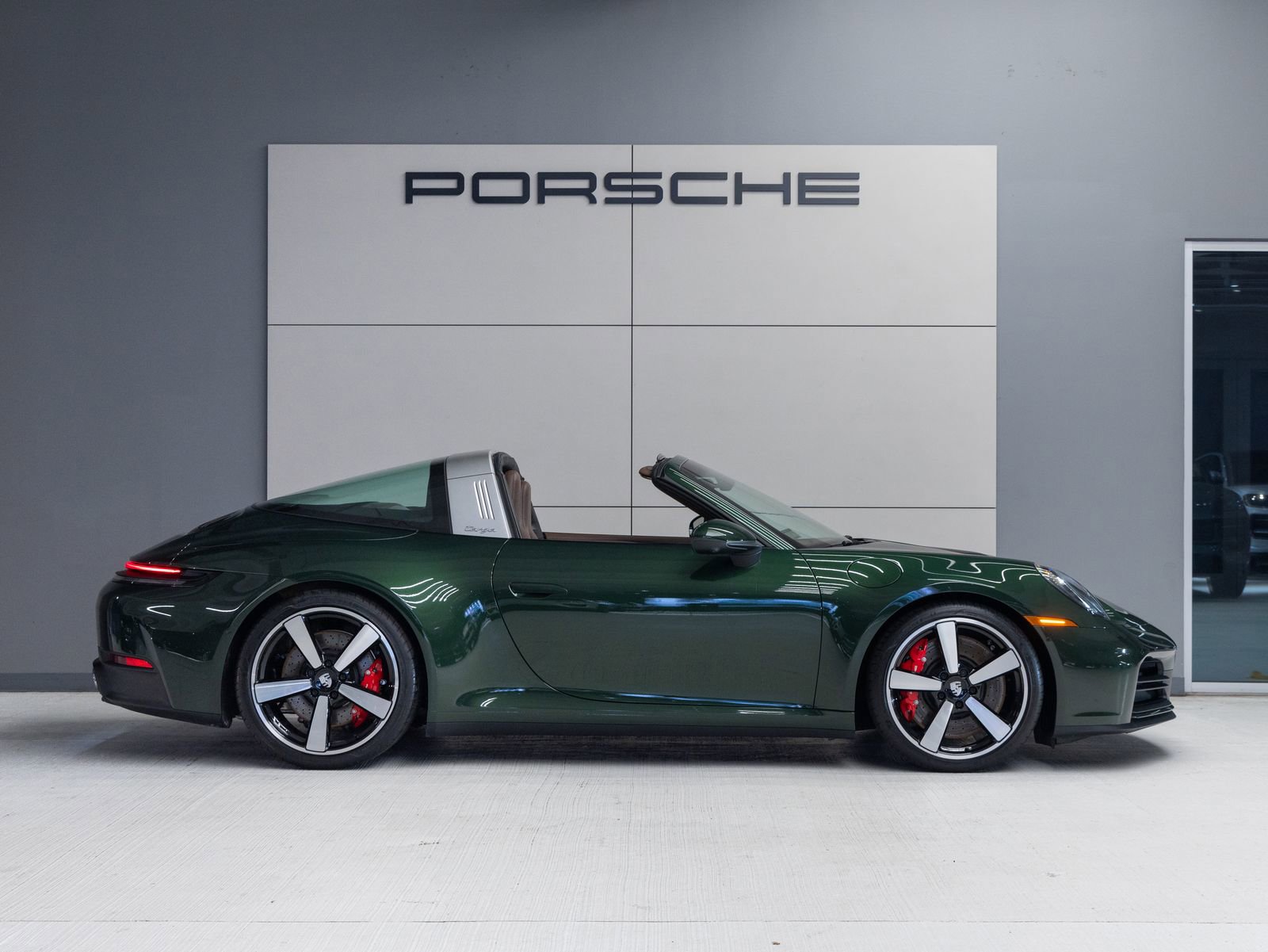 Used 2026 Porsche 911 Targa 4S image 10