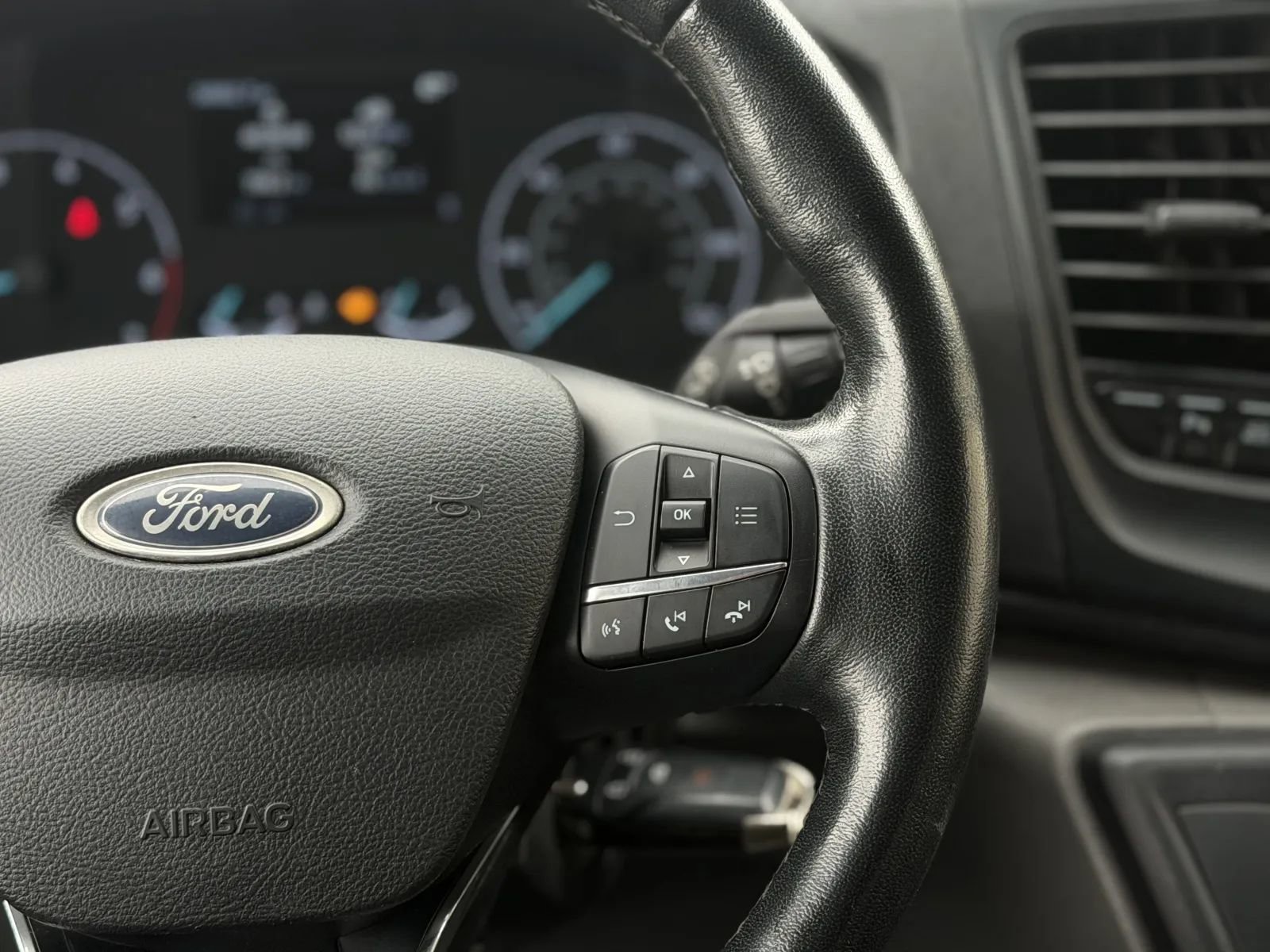 Used 2020 Ford Transit 350 XLT AWD/4WD image 22