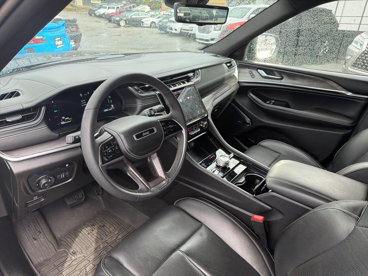 Used 2023 Jeep Grand Cherokee Overland w/ Luxury Tech Group IV image 32