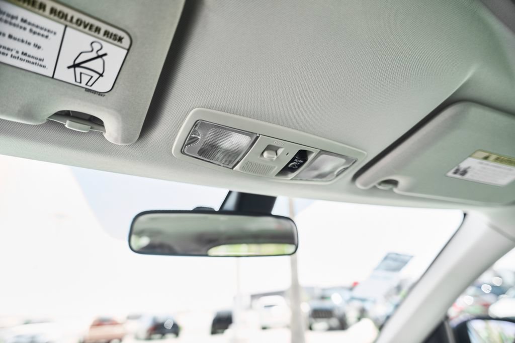 Used 2016 Mitsubishi Outlander SEL FWD image 33
