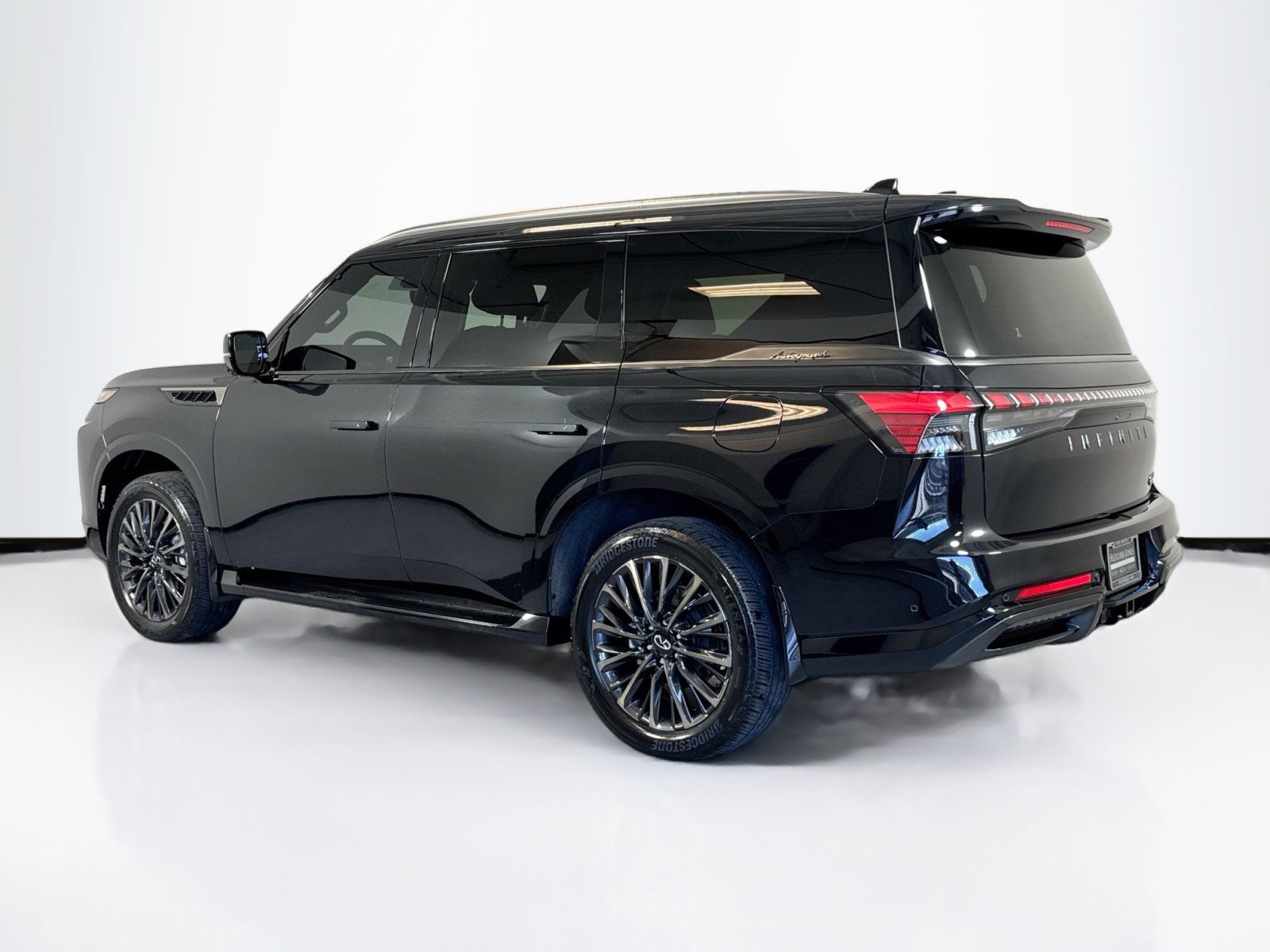 Used 2025 INFINITI QX80 Autograph image 3