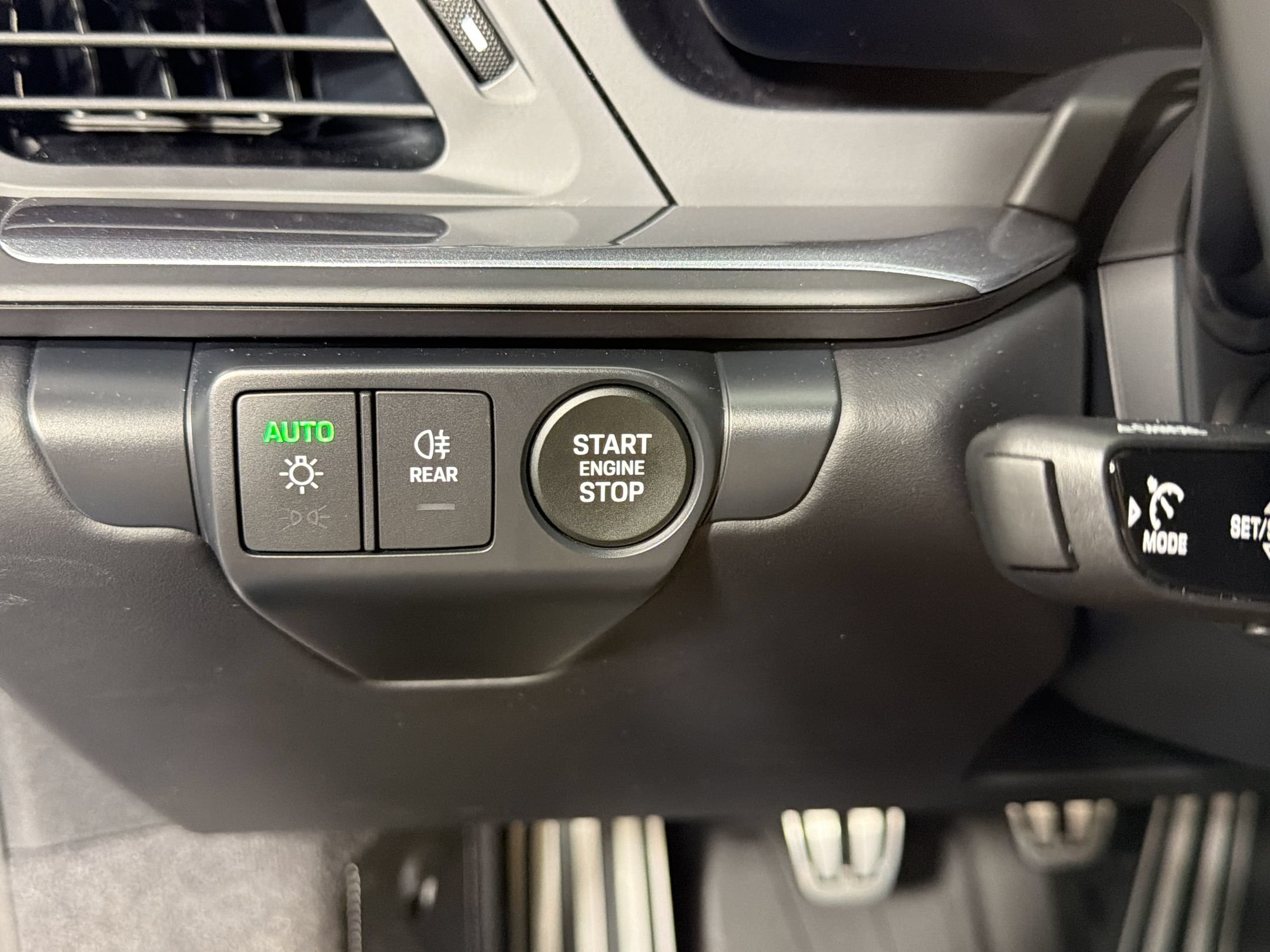 Certified 2025 Porsche 911 Carrera T RWD image 17