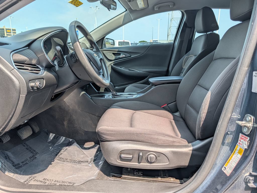 Used 2019 Chevrolet Malibu LT FWD image 13