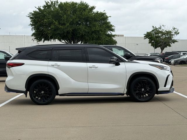 Used 2023 Toyota Highlander XSE AWD/4WD image 3