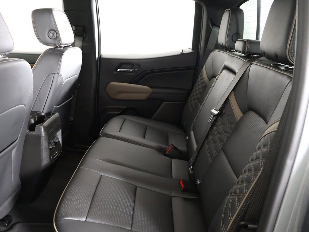Used 2023 GMC Canyon Denali image 39