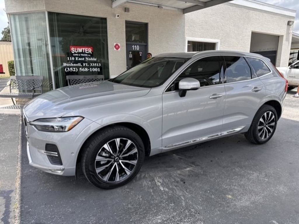 Used 2023 Volvo XC60 B5 Plus AWD/4WD image 2
